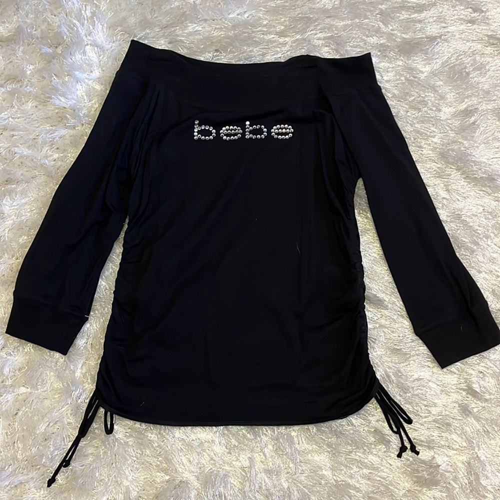 Off shoulders Bebe shirt